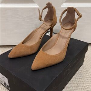 Banana Republic side cutout Madison heels in Biscotti